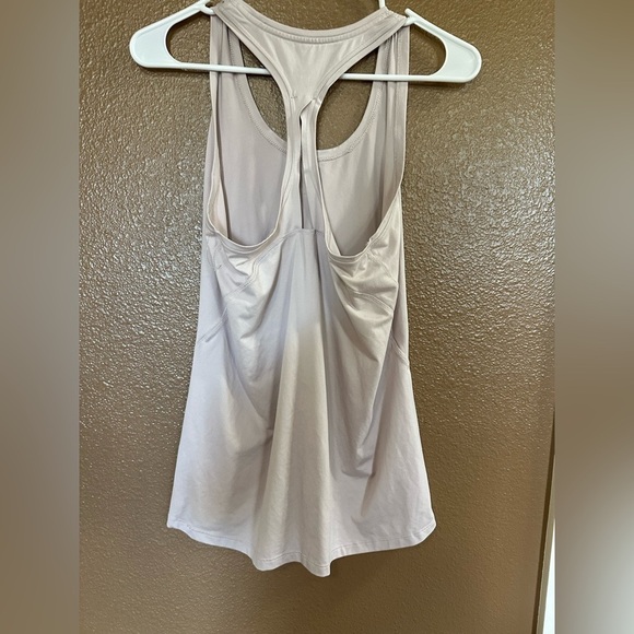 Athleta Limitless Keyhole Racerback Athletic Tank Top Activewear. Soft Lilac. - Picture 3 of 8